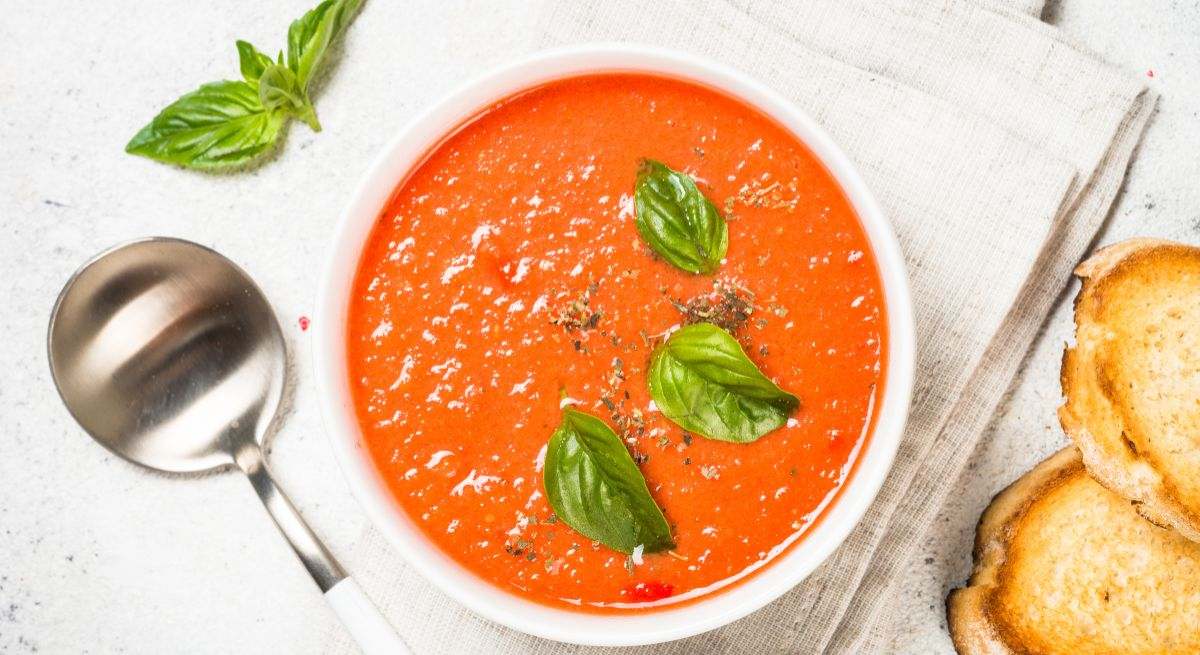 La próxima vez que prepares gazpacho, agrega estos 2 ingredientes a la receta