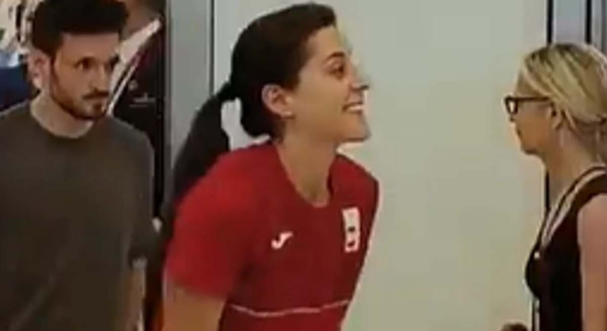 Carolina Marín llegada aeropuerto 