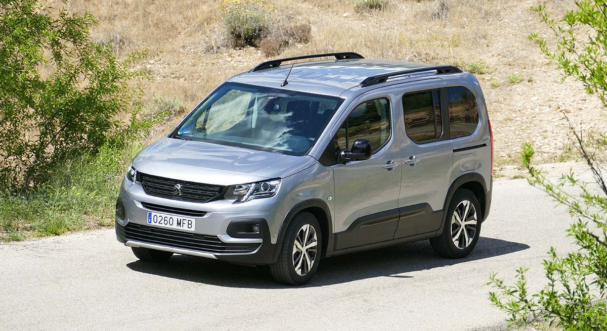 PEUGEOT-E-RIFTER_01.jpg