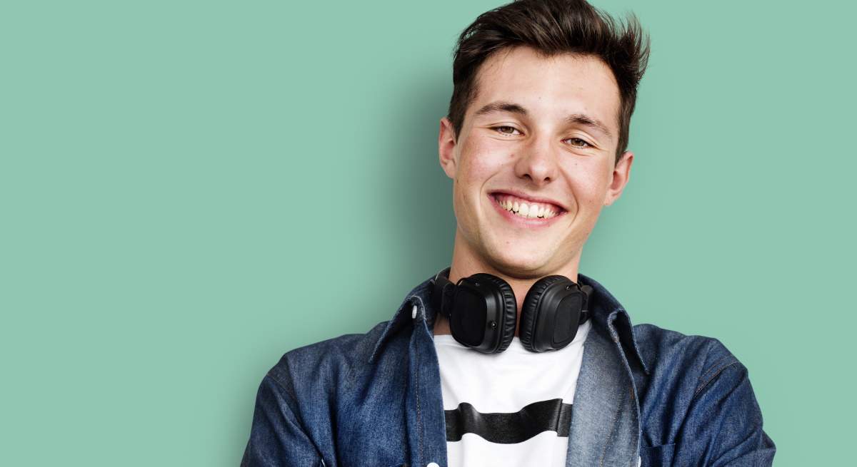 joven-escucha-musica-dreamstime.jpg