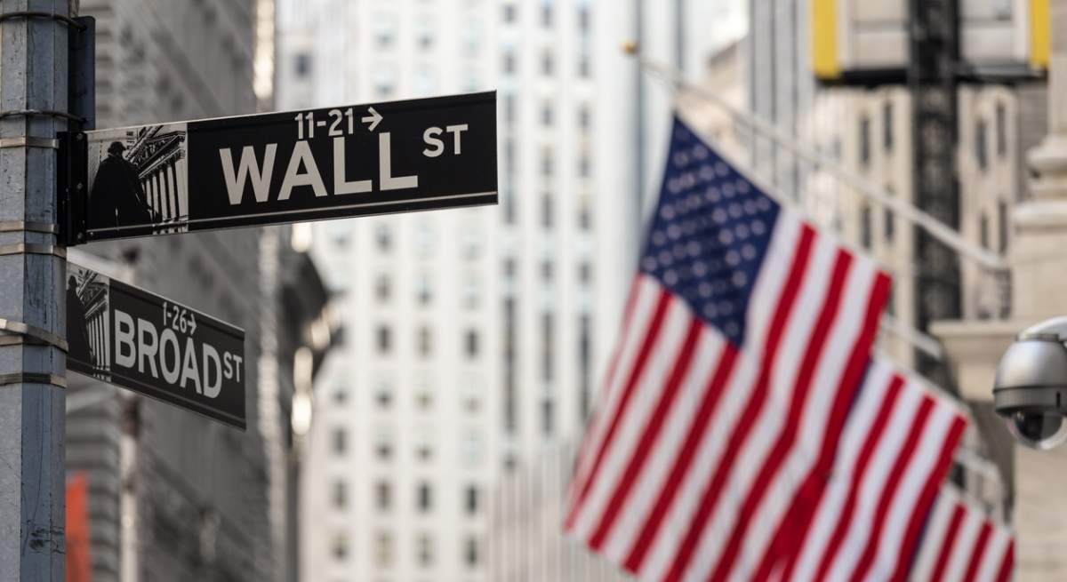 wall-street.jpg