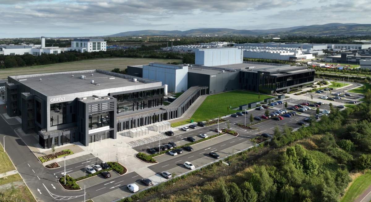 GRIFOLS_Complejo_industrial_Irlanda_1.jpg