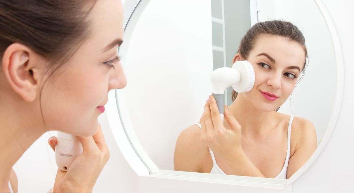 Cepillo limpiador facial eléctrico de VOYOR