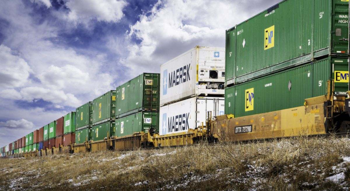 La mayor naviera del mundo cruzará el Canal de Panamá en ferrocarril