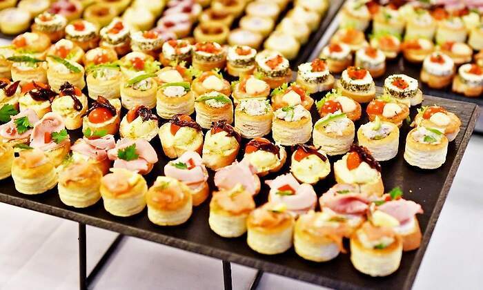 Catering-Alamy.jpg
