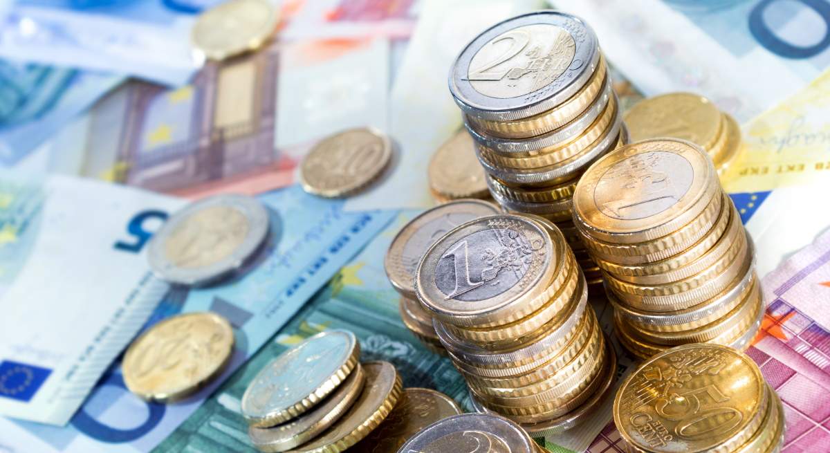 euro-monedas-billetes-dreamstime.jpg