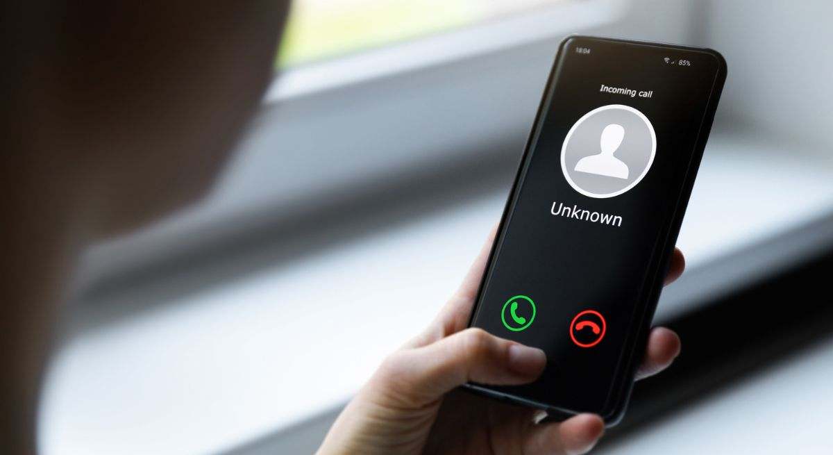 Si te llaman por teléfono y no contesta nadie podría tratarse del timo de la 'robollamada': así puedes identificar los números