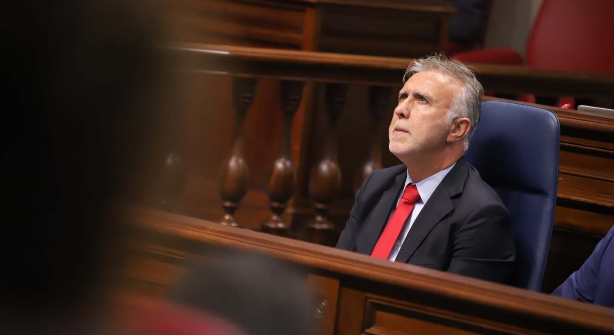 Ángel Víctor Torres, en el Parlamento de Canarias. Foto: EP.