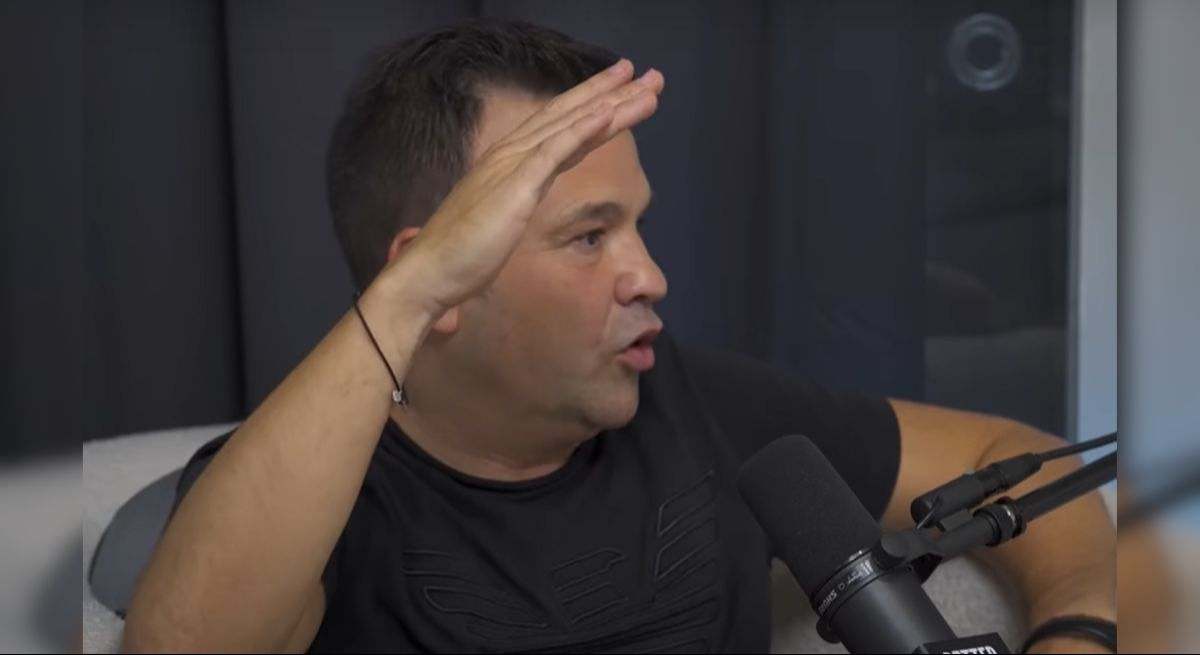 José Elías durante su intervención en un podcast