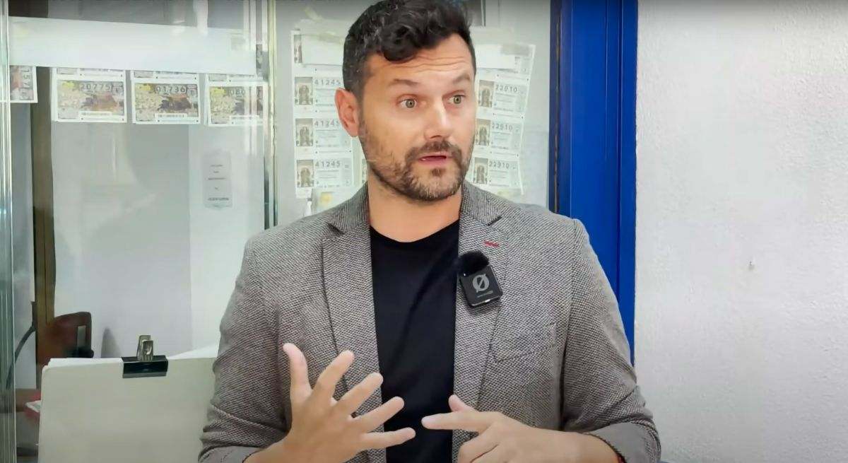 José Pastor, dueño de una Administración de Loterías. / Foto: YouTube - Adrián G. Martin