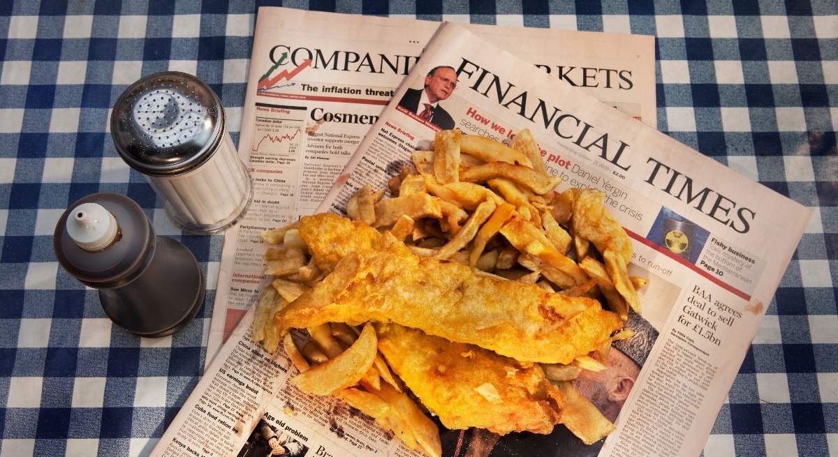 fish-chips-periodico-mantel-alamy.jpg