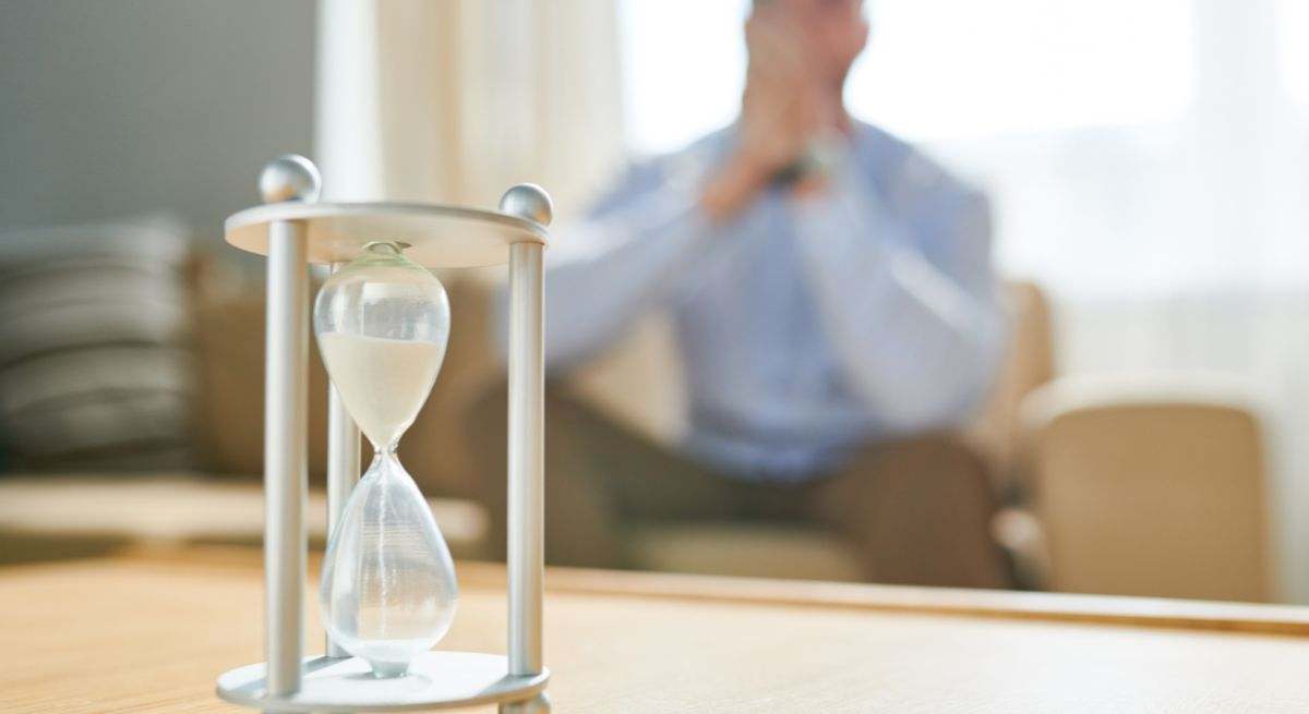 reloj-arena-persona-fondo-recurso-getty.jpg