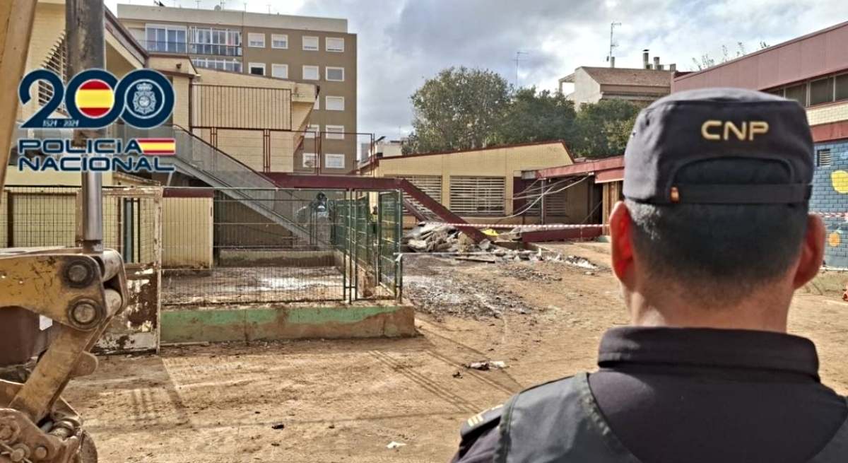 Un agente de la Policía Nacional en Valencia / EP