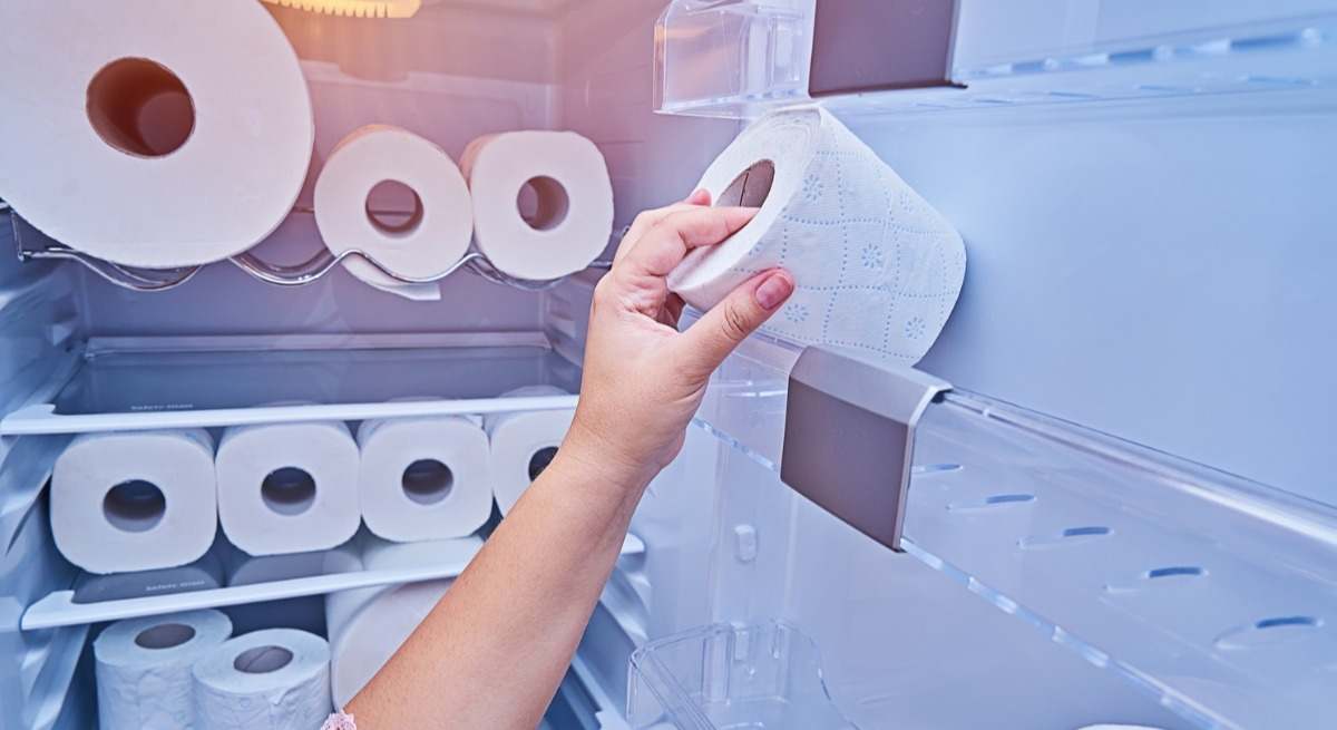Papel higiénico en la nevera