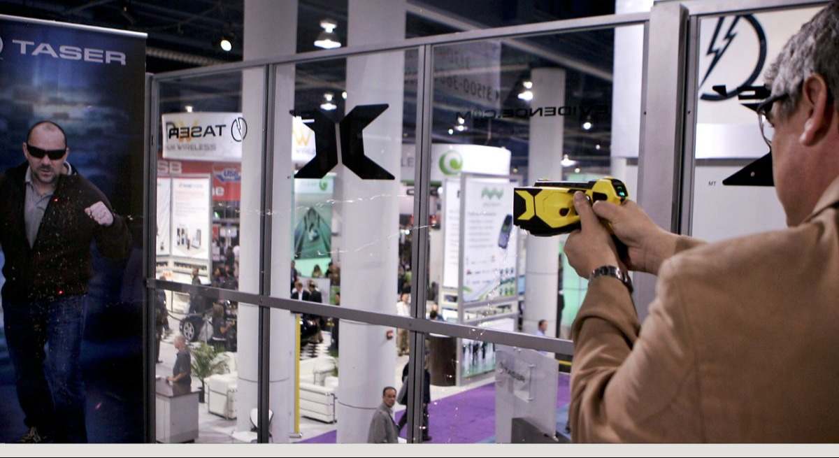 Taser (Bloomberg)