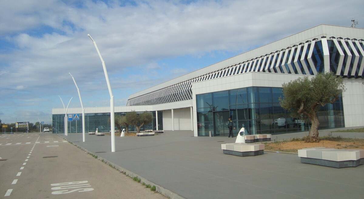 Aeropuerto_Castelln-Costa_Azaha.jpg