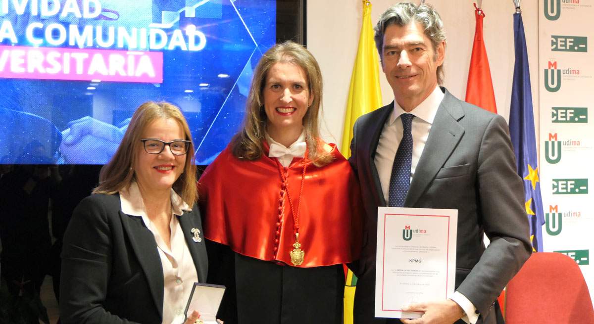 Foto-BorjaG_rectora_ElenaMediavilla.jpg