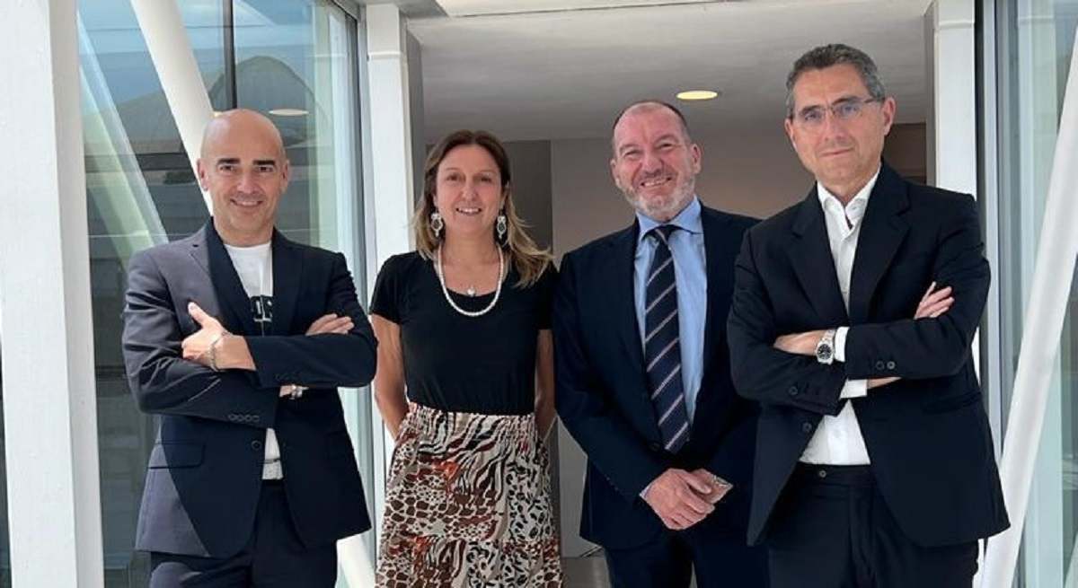 De-izquierda-a-derecha-son-Gorka-Jimenez-CEO-Wise-Security-Global-Francesca-Moriani-CEO-de-Var-Group-Jose-Luis-Yela-Presidente-de-Wise-Security-Global-Alessandro-Fabbroni-CEO-de-Sesa.jpg