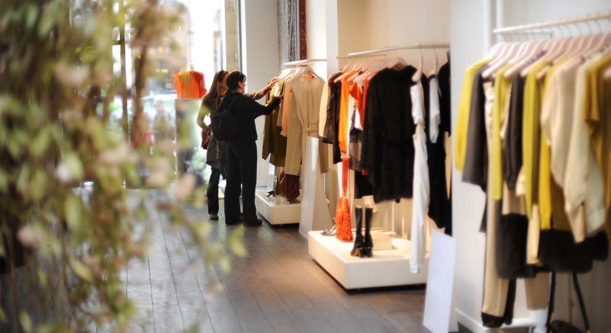Una tienda de ropa