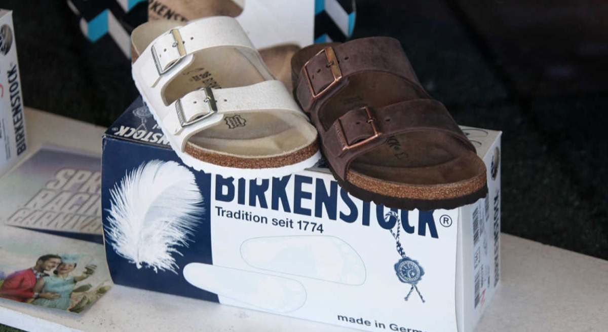 Unas sandalias de la marca de origen alemán.