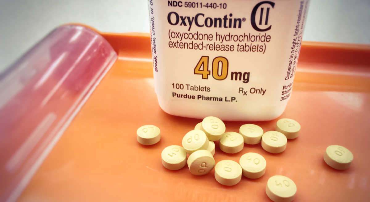 Bote y pastillas de OxyContin