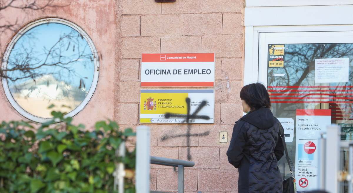 mujer-puerta-sepe-majadahonda-ep.jpg