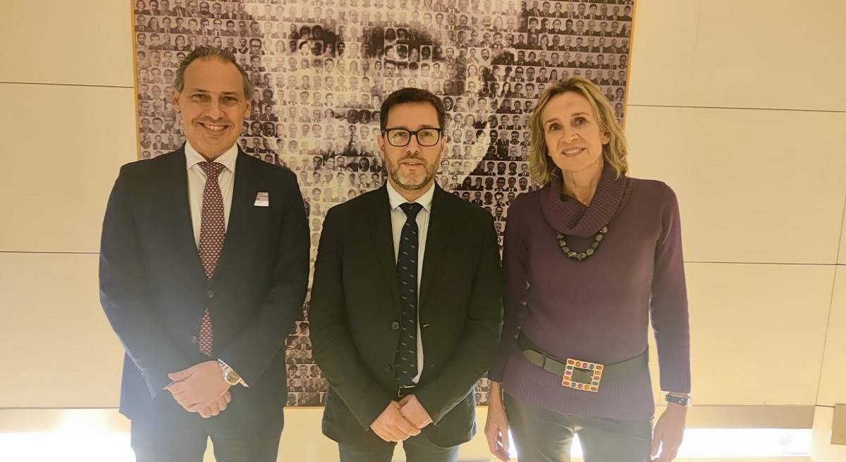 1200-X-655-Eugenio-Ribon-candidato-a-Decano-del-ICAM-Portavoz-del-Grupo-Parlamentario-Socialista-en-la-Comision-de-Justicia-e-Isabel-Winkels-candidata-a-vicedecana-del-ICAM-eE.jpg
