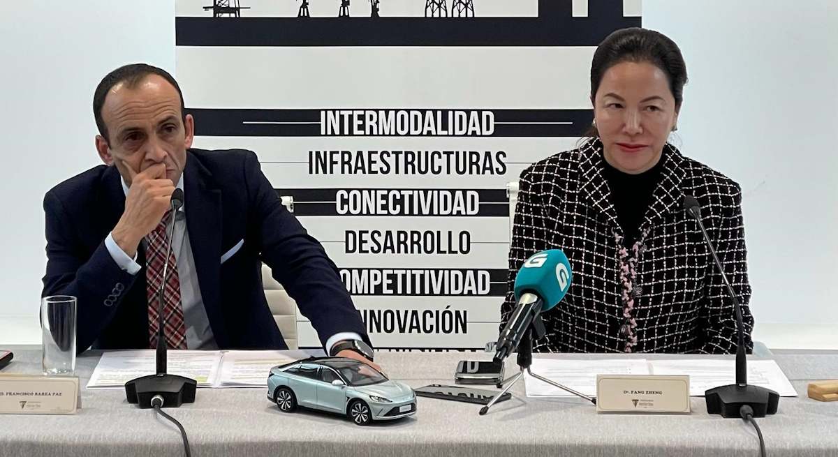 Francisco Barea y Fang Zheng