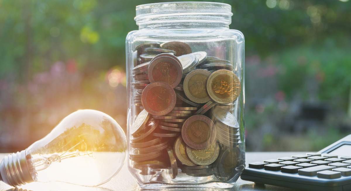 bombilla-luz-euros-calculadora-dreamstime.jpg