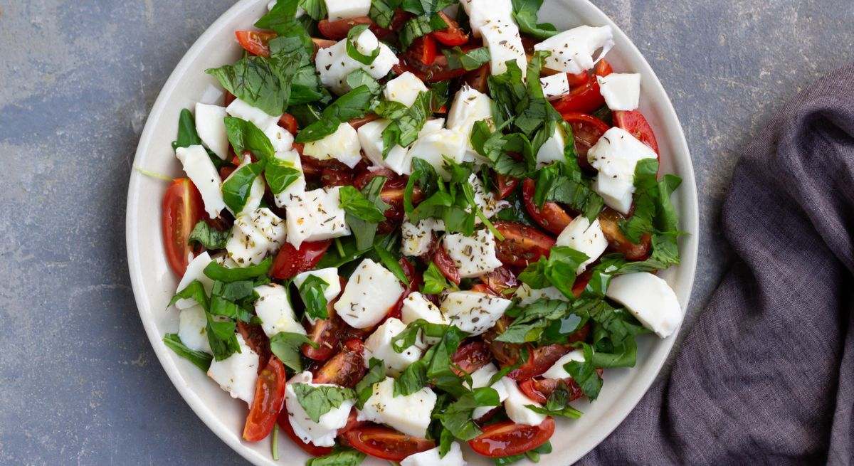 La deliciosa cena con pesto de pistacho que es perfecta para verano: lista en cinco minutos
