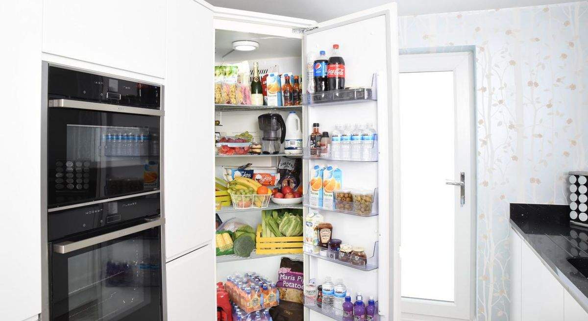 fridge-g0192c4126_1280-1.jpg