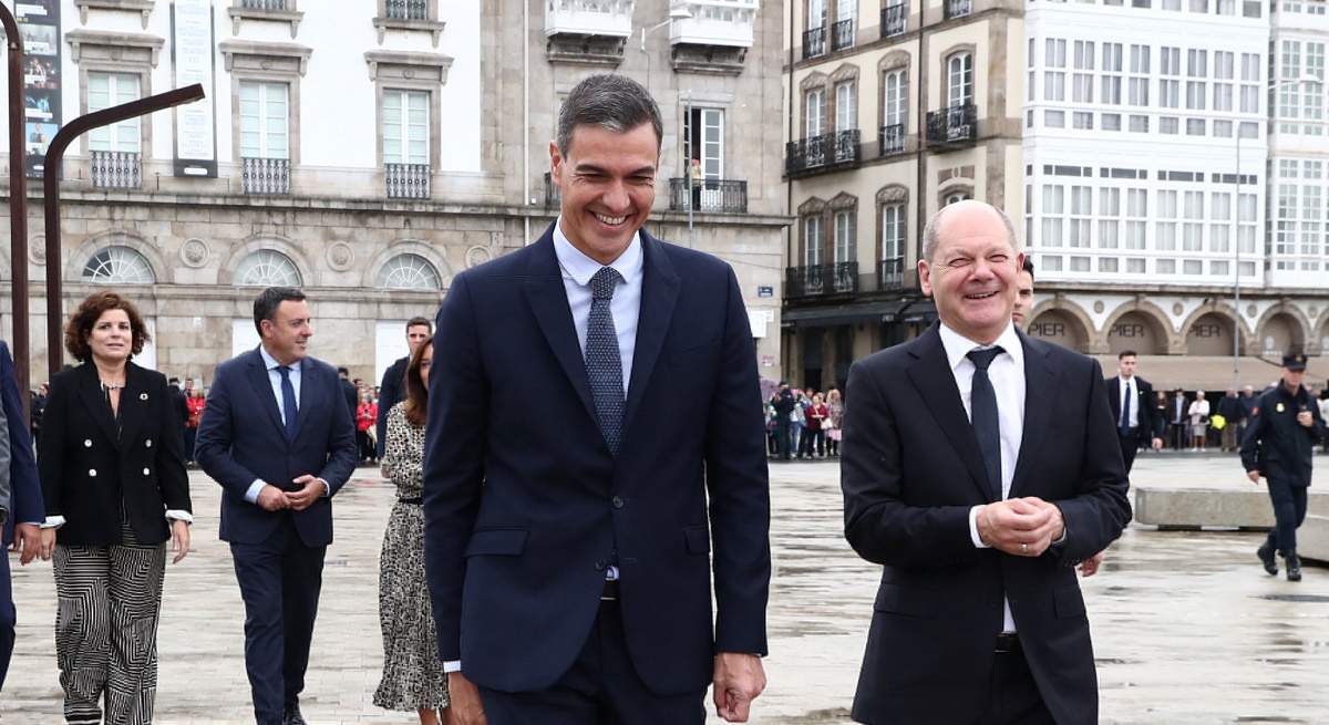 Sanchez-y-Scholz-en-un-paseo-en-A-Coruna--Reuters.jpg