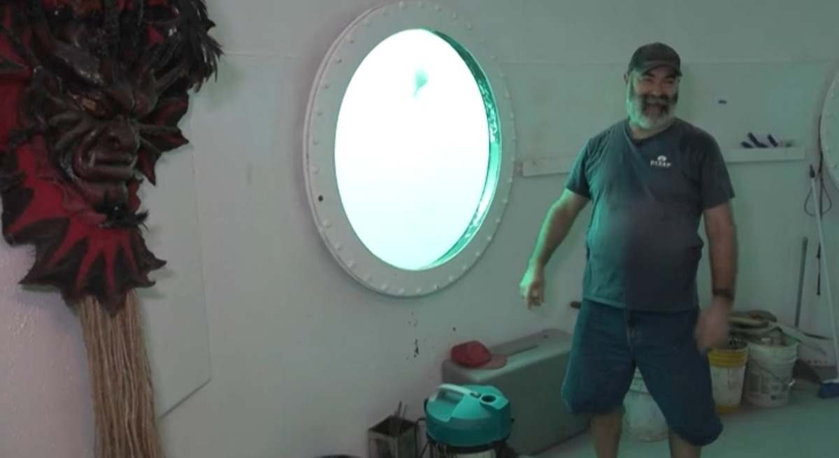 Rüdiger Koch en su cápsula sumergida bajo el mar