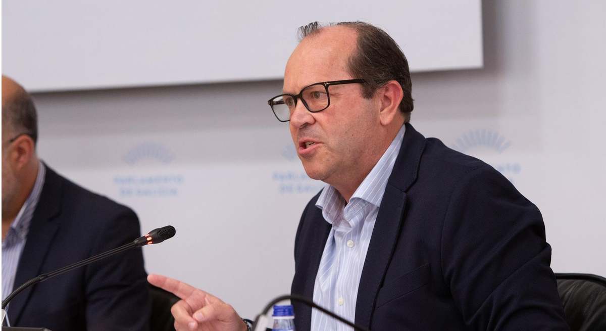 El presidente de la Sociedade Galega de Medio Ambiente (Sogama), Javier Domínguez, en la Comisión 2ª.
