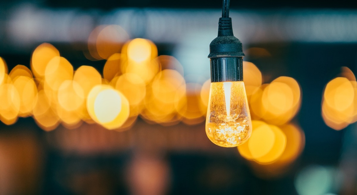 light-bulb-g6bf6268f5_1280-1.jpg