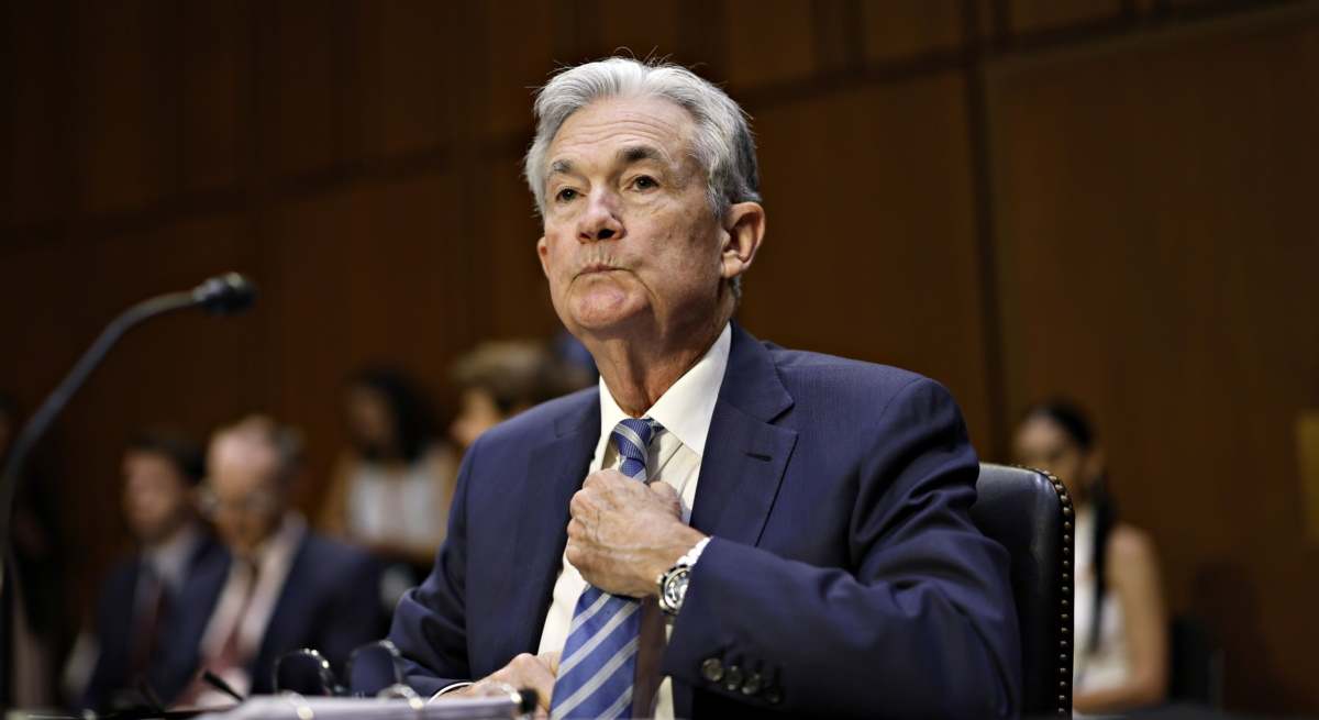 powell-22jun22-bbg.jpg