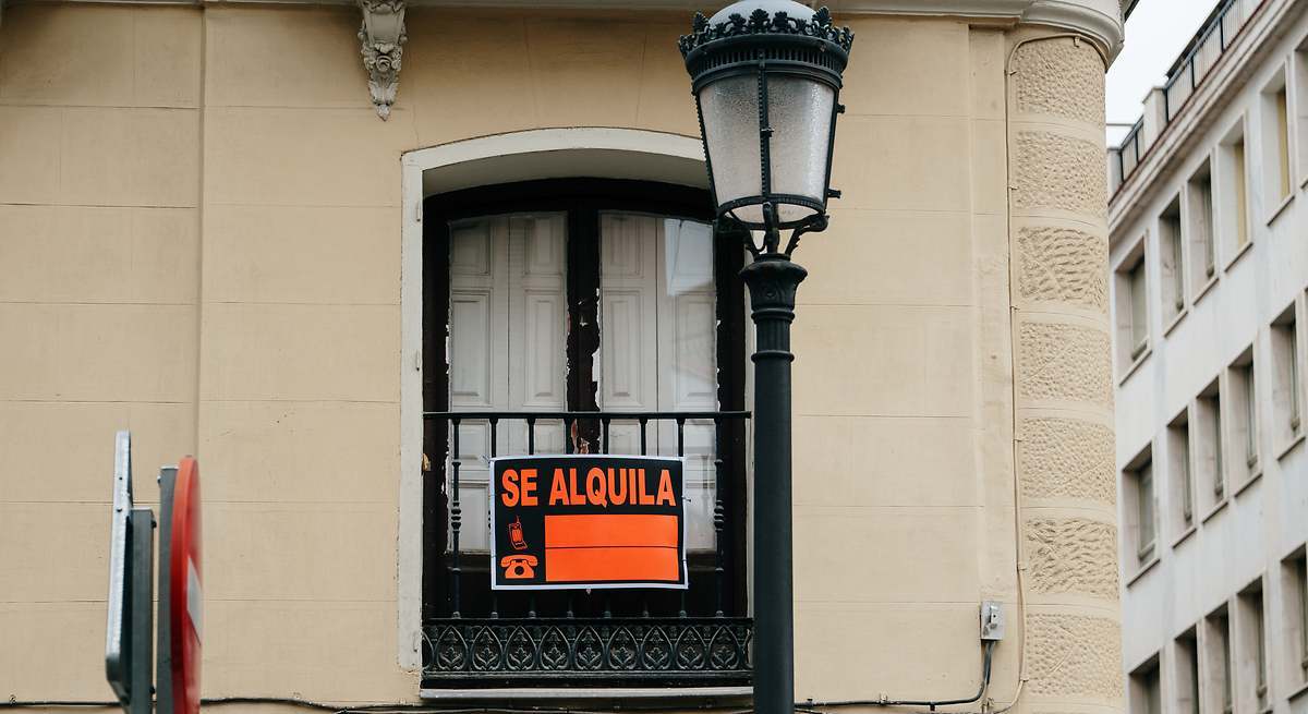 Se alquila vivienda.