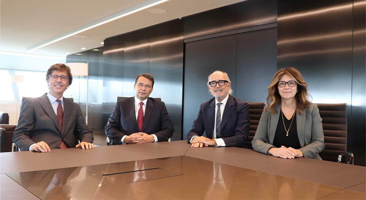 1200-x-655-Cuatrecasas--SLCM-firmando-acuerdo-de-integracion-EE.jpg