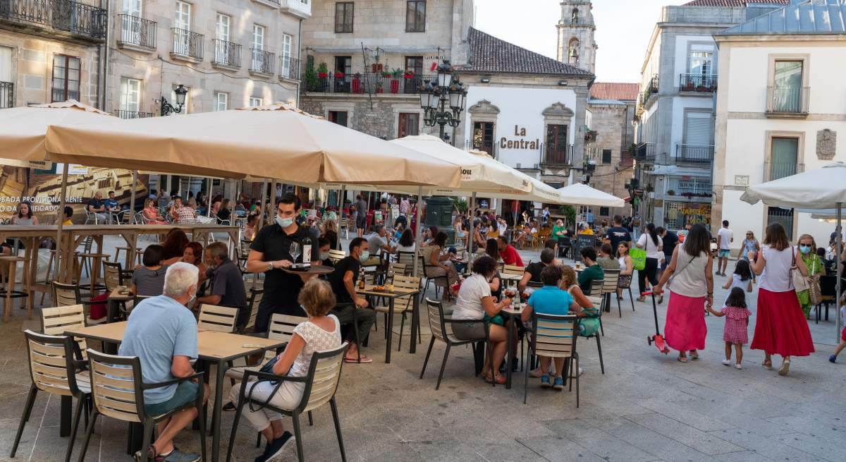 gente-terrazas-vigo-istock.jpg