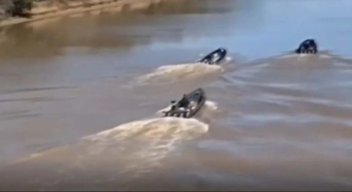 Tres narcolanchas en el río Guadalquivir