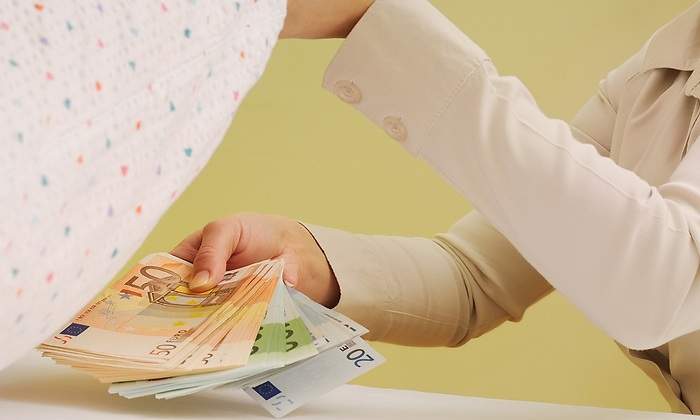 1200-x-655-Guardar-dinero-bajo-el-colchon-EE.jpg