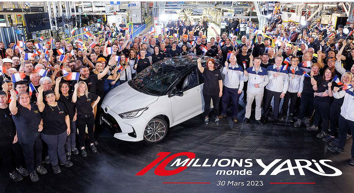 TOYOTA-YARIS_01.jpg