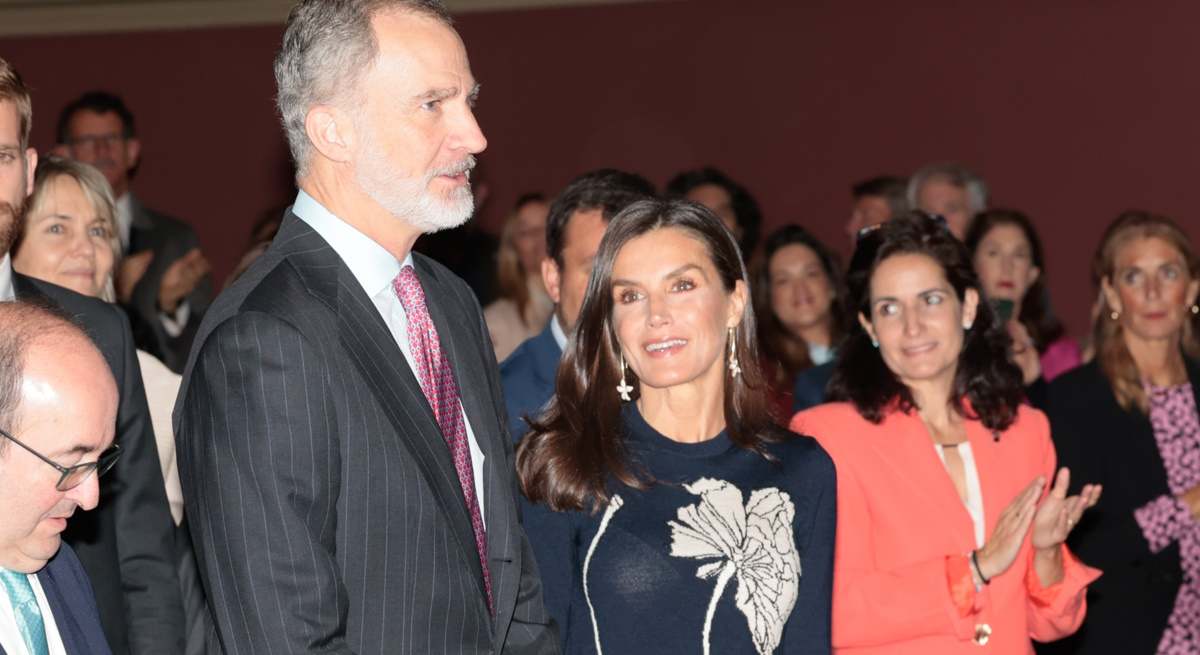 letizia-vestido-azul-ateneo-1200.jpg