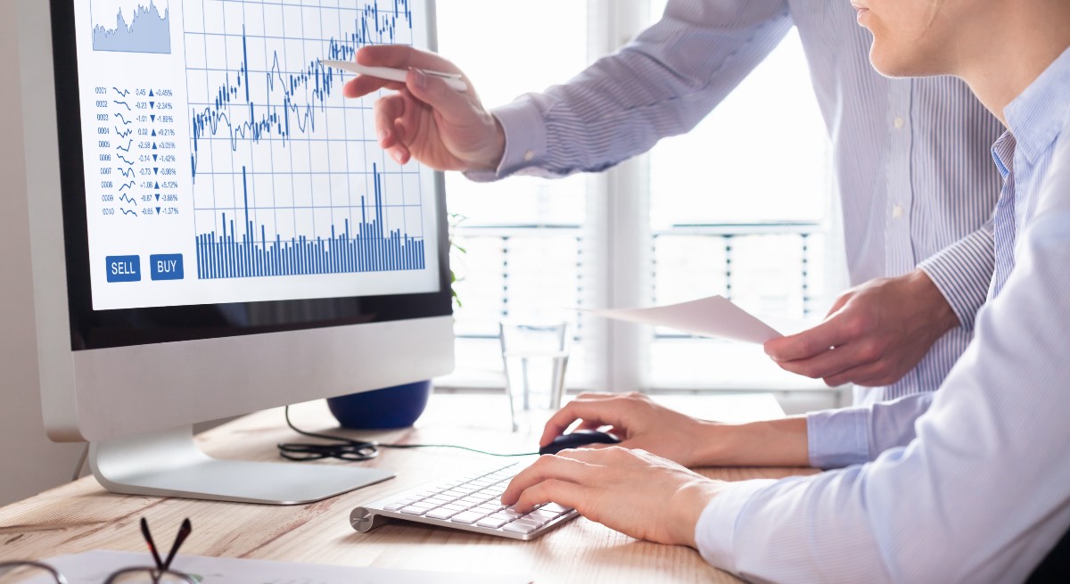 broker-chart-istock.jpg
