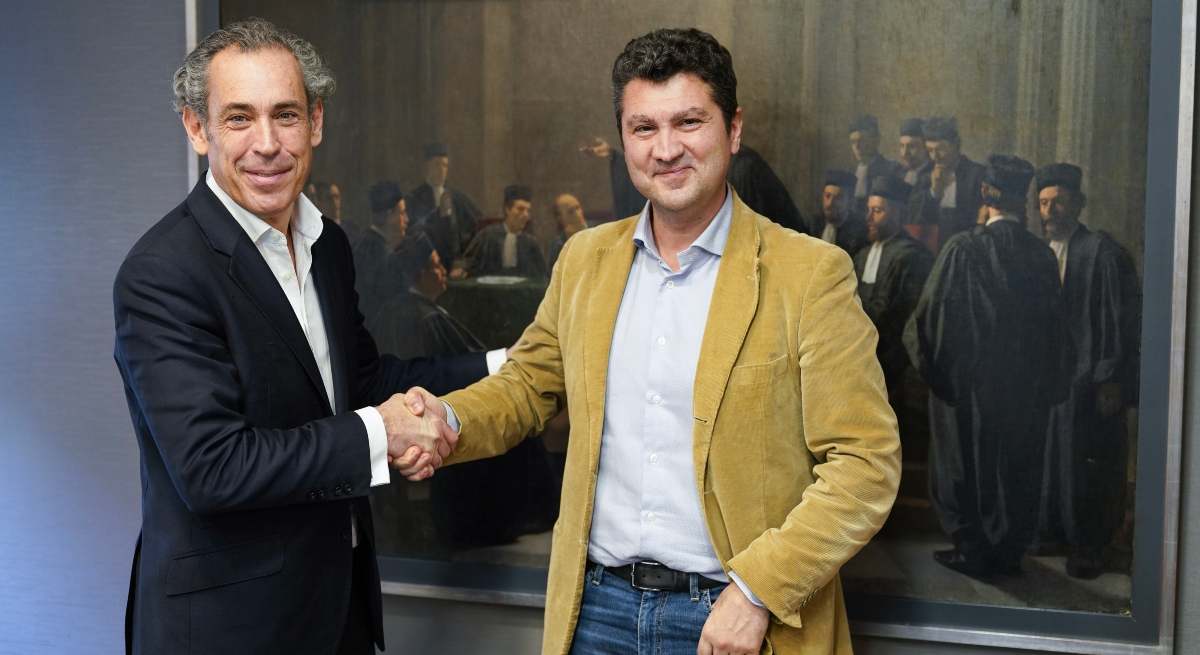 Firma de la venta de Pisos.com