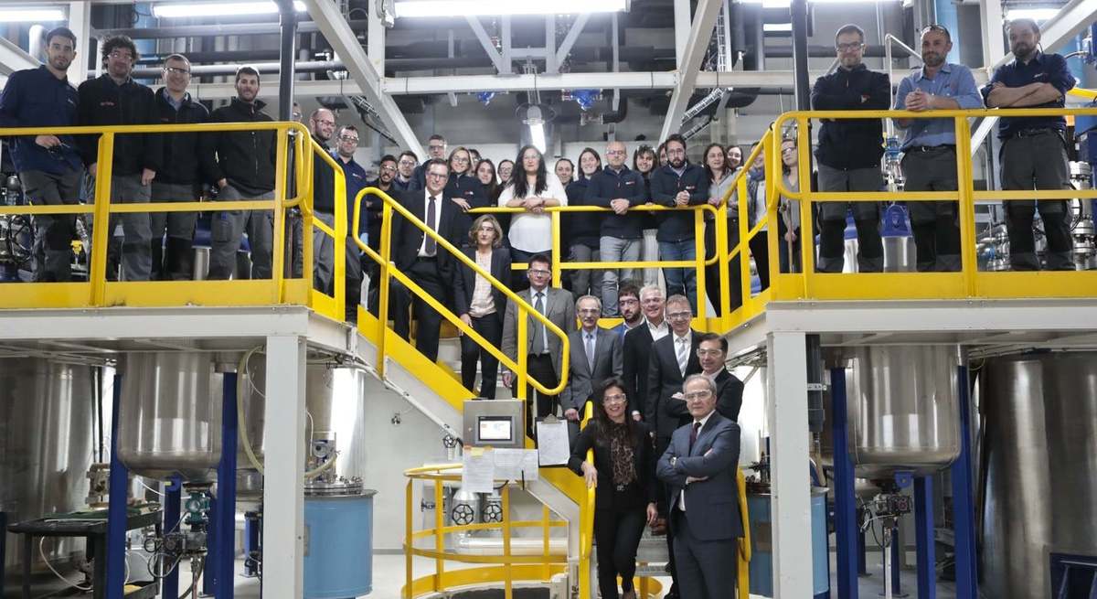 Plantilla de la compañía química ABCR en Pontevedra.