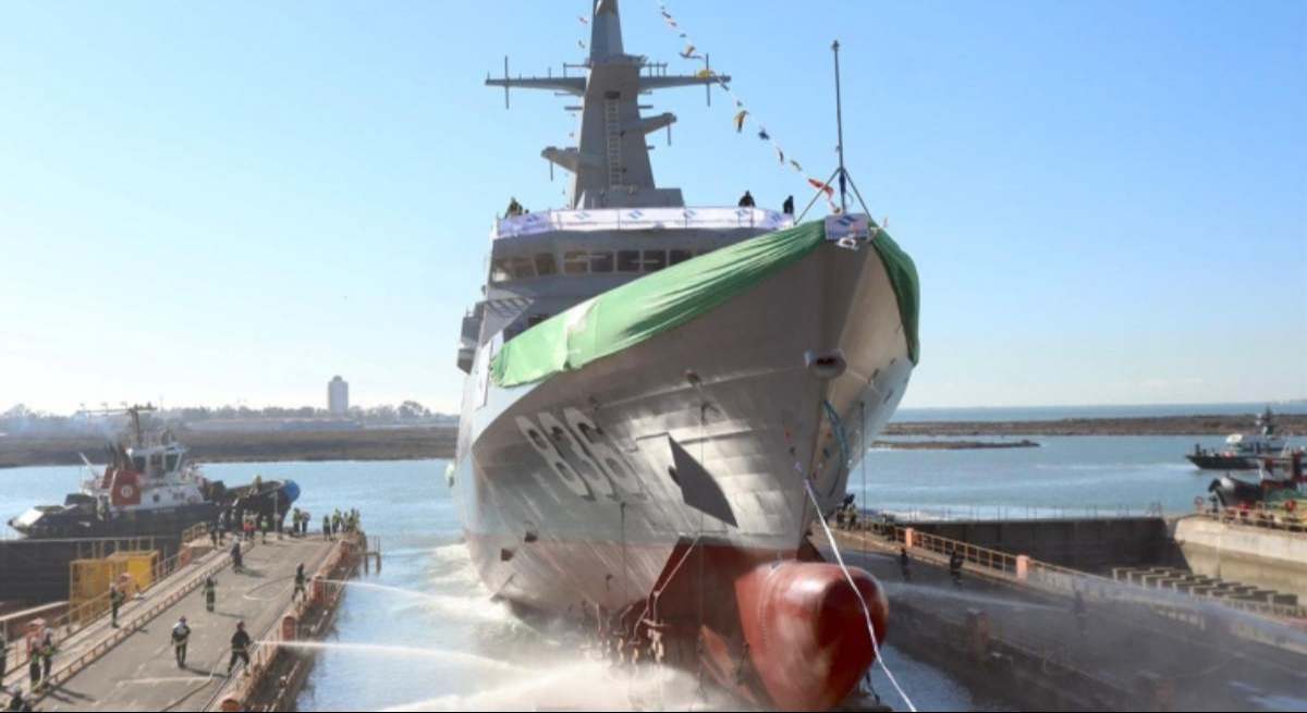 Botadura en Navantia.