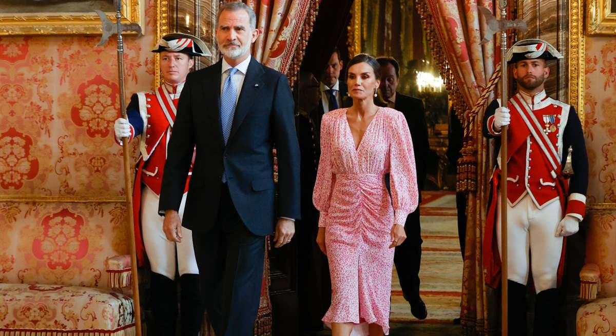 felipe-vi-letizia-premio-cervantes-1200.jpg