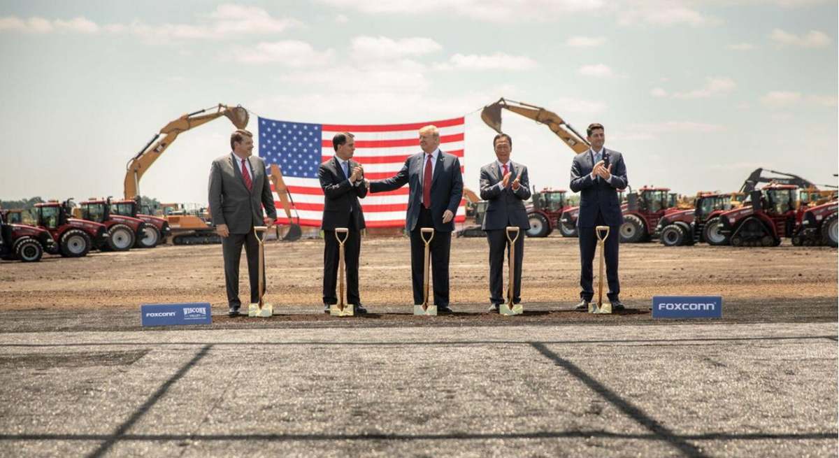 trump-foxconn-2.jpg