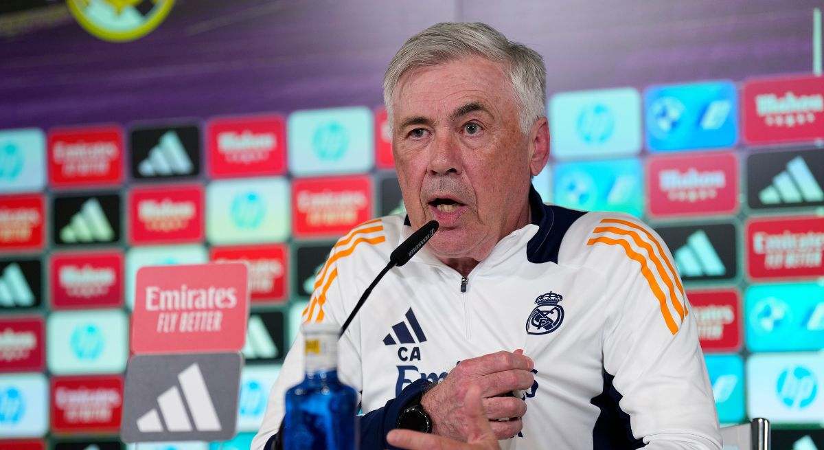 Carlo Ancelotti, entrenador del Real Madrid, asiste a su rueda de prensa durante el día de entrenamiento del Real Madrid previo al partido de fútbol de la Liga Española, LaLiga EA Sports, contra el RCD Mallorca